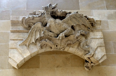 22 cour dragon sculpt louvre 400